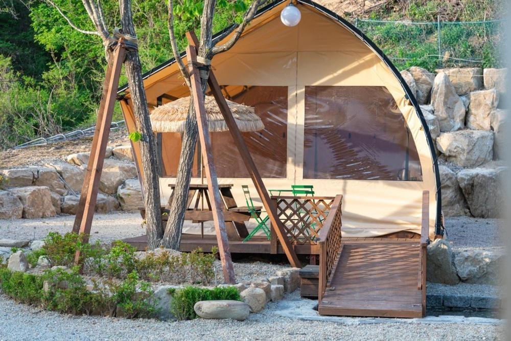 Hotel Inje Naerincheon Glamping Exteriér fotografie