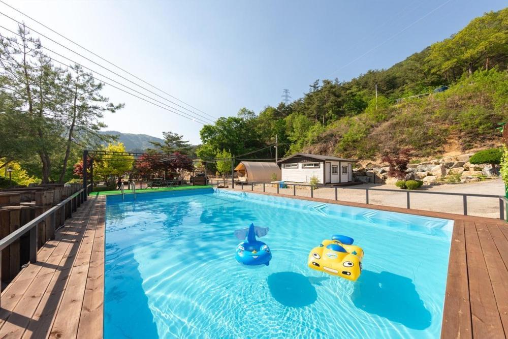 Hotel Inje Naerincheon Glamping Exteriér fotografie